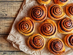    (cinnamon rolls) -   